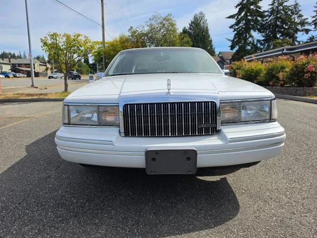lincoln town car 1993 1LNLM83W3PY633485 image lincoln town car 1993 1LNLM83W3PY633485 image